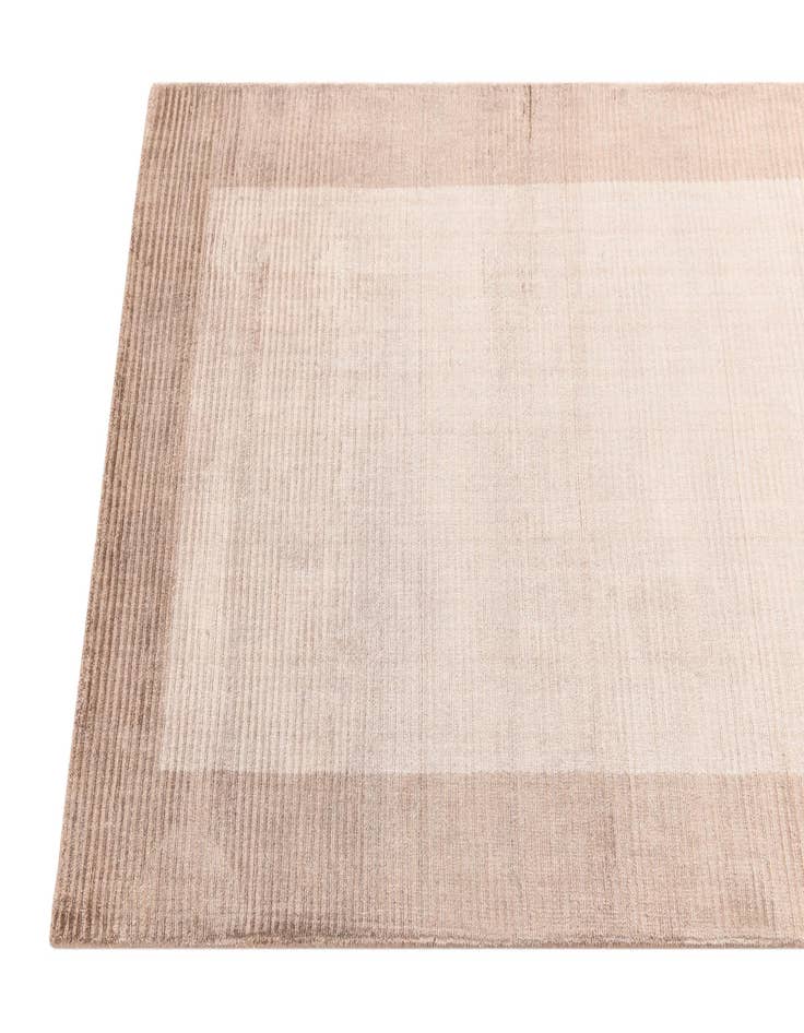 Detail image of  2' 7 x 4' 10  Hand Knotted Darya Wool Rug