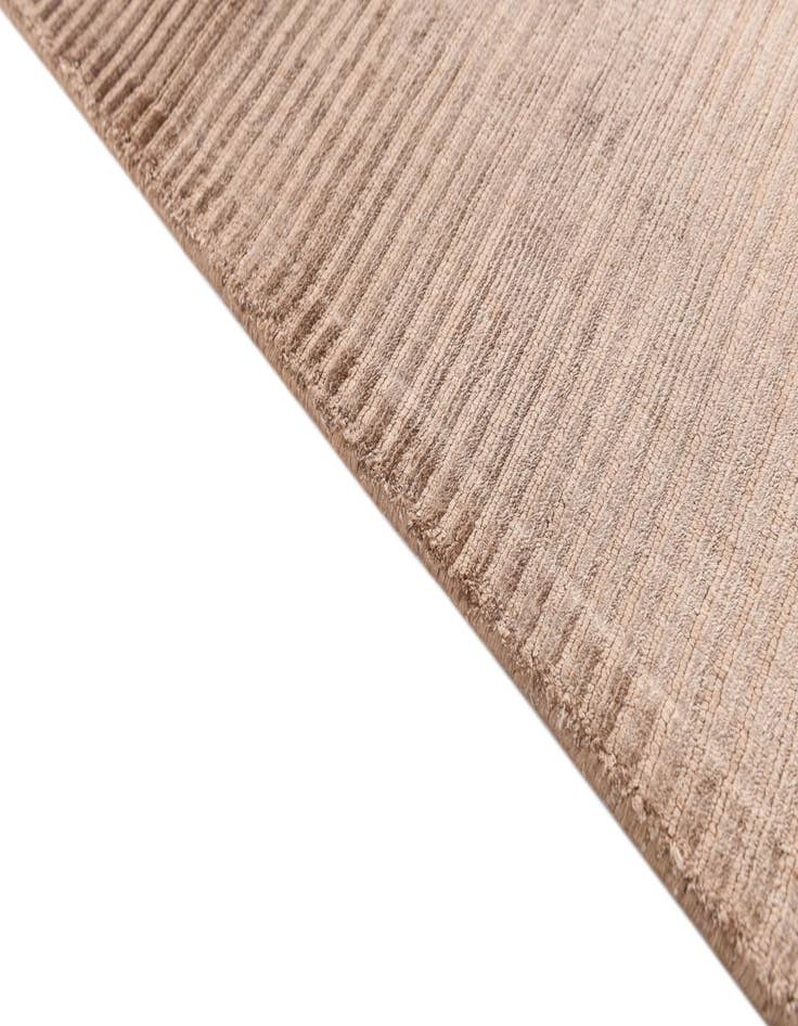 Detail image of  2' 8 x 5'  Hand Knotted Darya Wool Rug