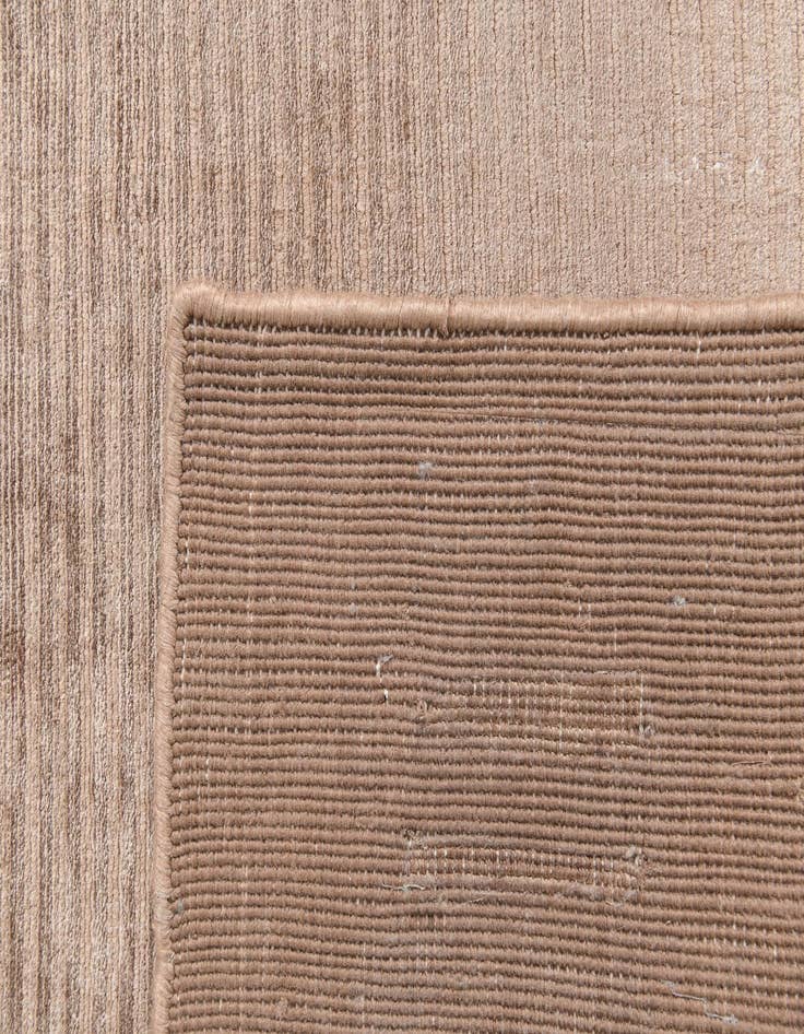 Detail image of  2' 8 x 5'  Hand Knotted Darya Wool Rug