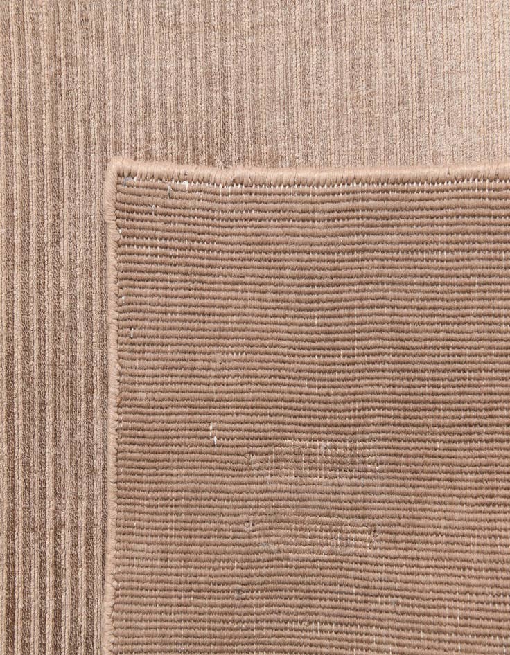 Detail image of  2' 8 x 5'  Hand Knotted Darya Wool Rug