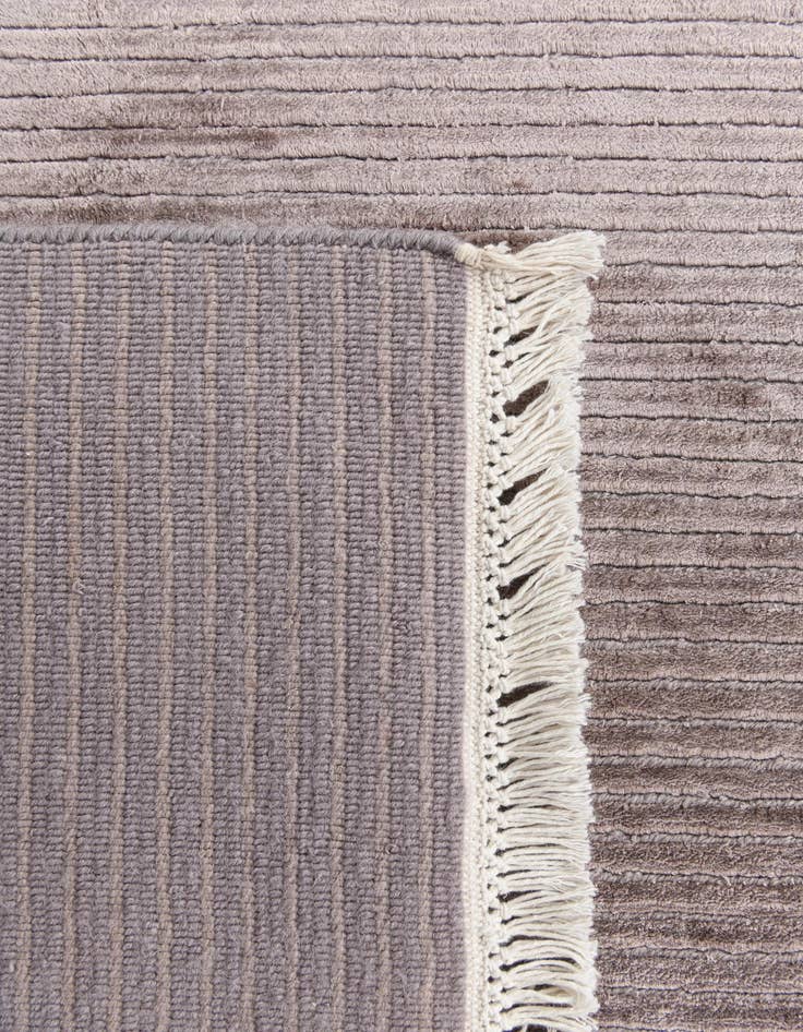 Detail image of  6' 7 x 9' 10  Hand Knotted Darya Wool Rug