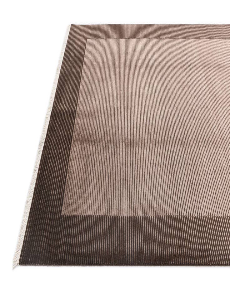Detail image of  6' 6 x 9' 10  Hand Knotted Darya Wool Rug