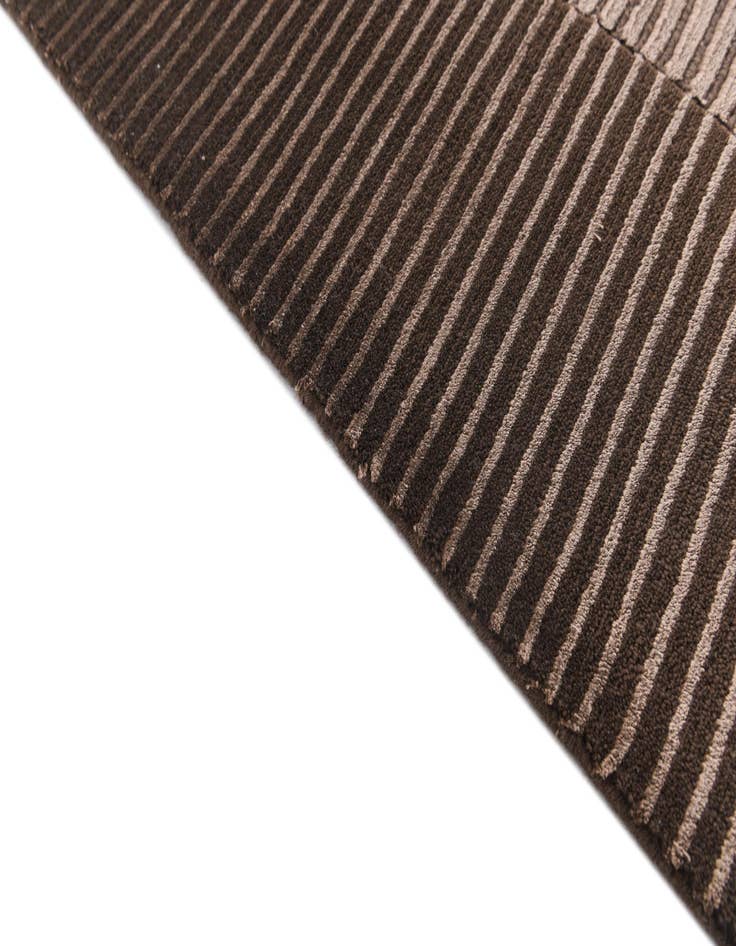 Detail image of  6' 6 x 9' 10  Hand Knotted Darya Wool Rug