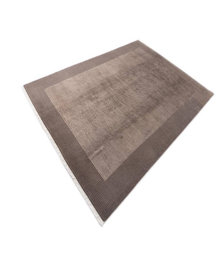 Detail image of  6' 5 x 9' 10  Hand Knotted Darya Wool Rug