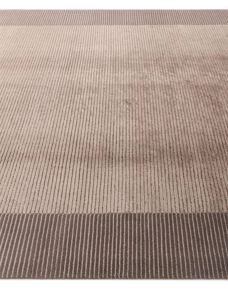 Detail image of  6' 5 x 9' 10  Hand Knotted Darya Wool Rug