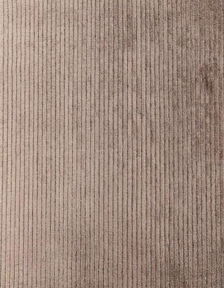 Detail image of  6' 5 x 9' 10  Hand Knotted Darya Wool Rug