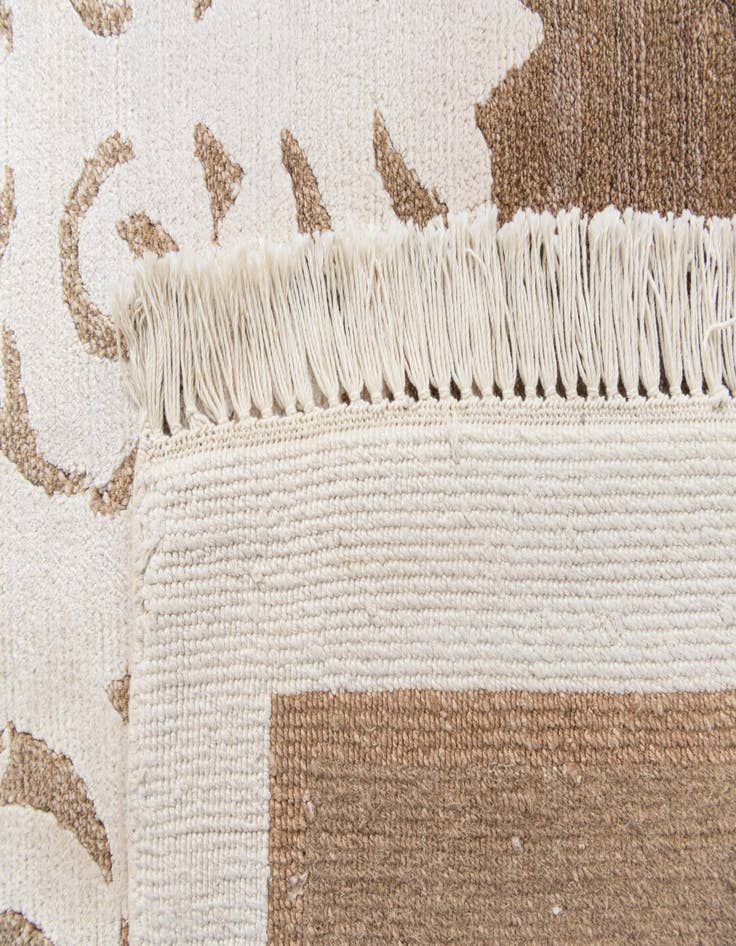 Detail image of  6' 9 x 10'  Hand Knotted Darya Wool Rug