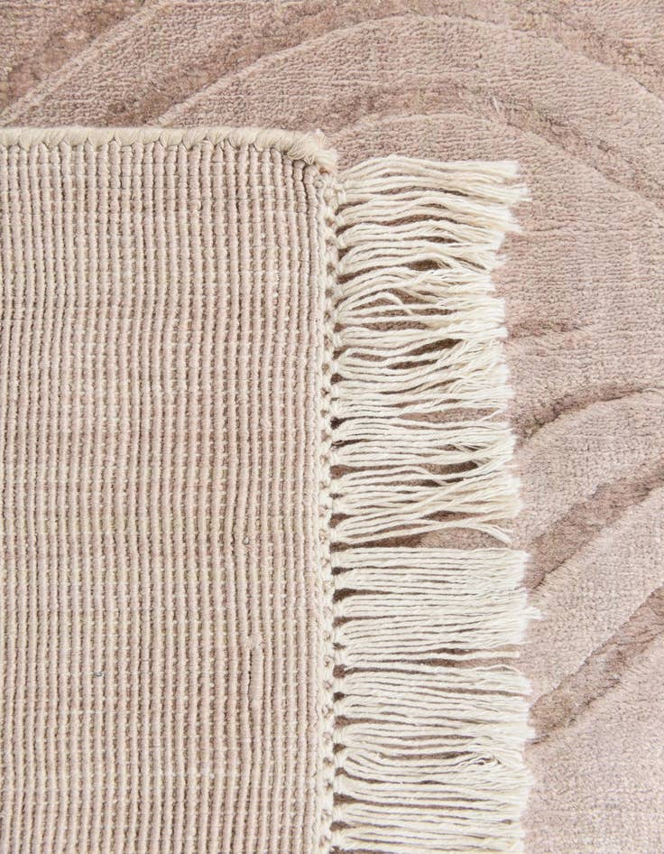 Detail image of  2' 7 x 4' 11  Hand Knotted Darya Wool Rug