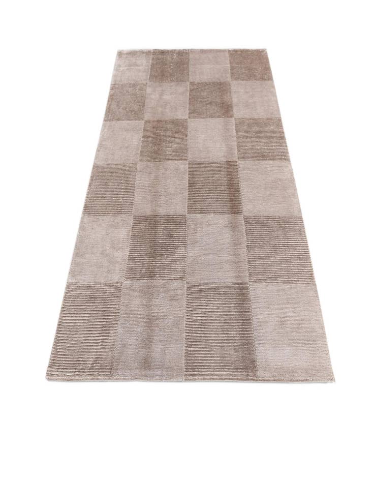 Detail image of  4' 6 x 6' 8 Darya Rug