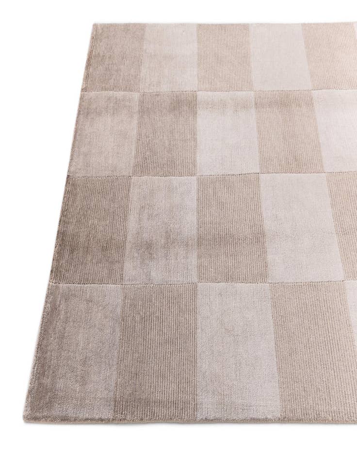 Detail image of  4' 6 x 6' 8 Darya Rug