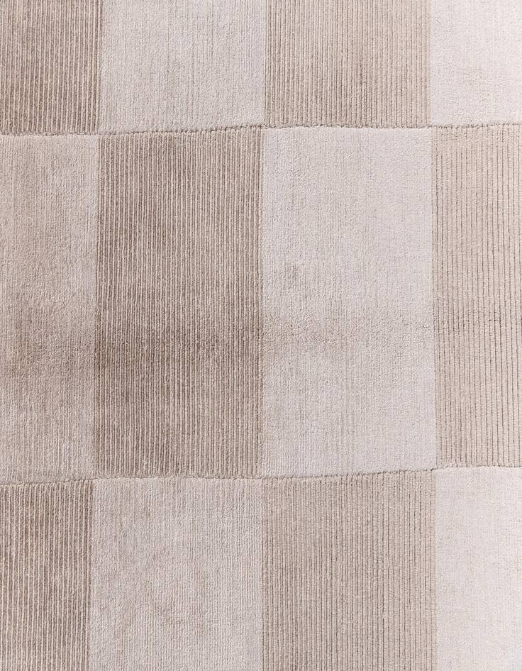 Detail image of  4' 6 x 6' 8 Darya Rug