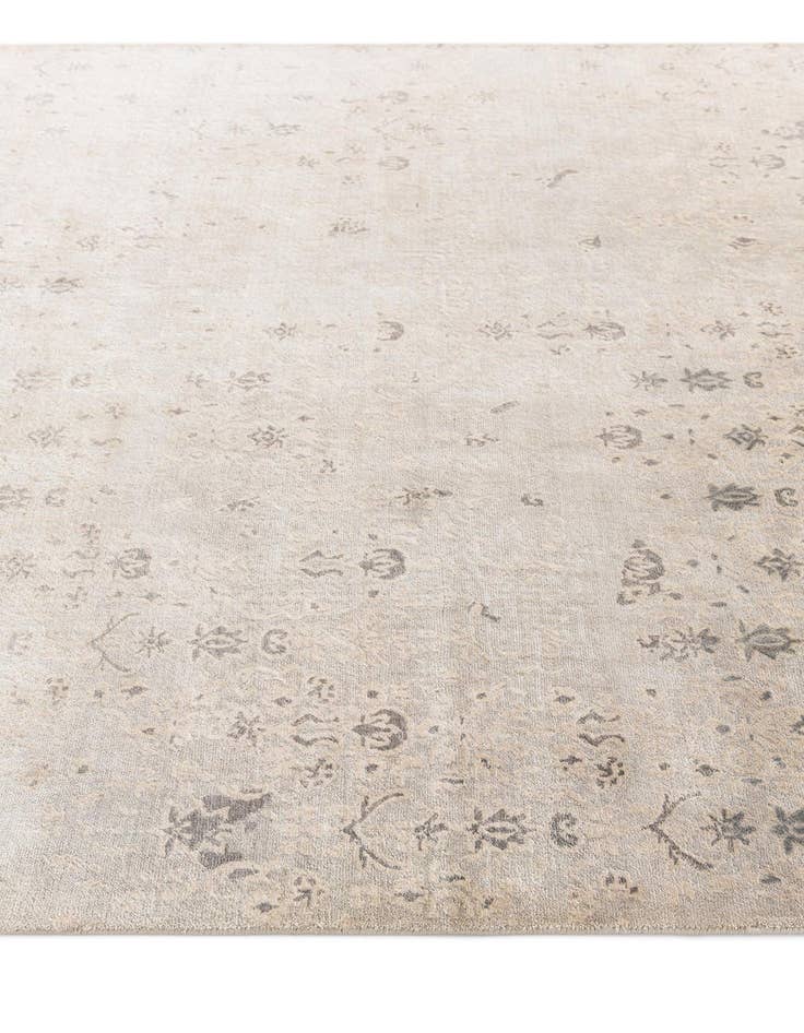 Detail image of  5' 7 x 8' 1 Darya Rug