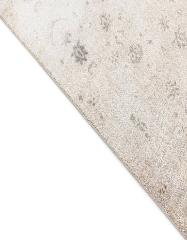 Detail image of  5' 7 x 8' 1 Darya Rug