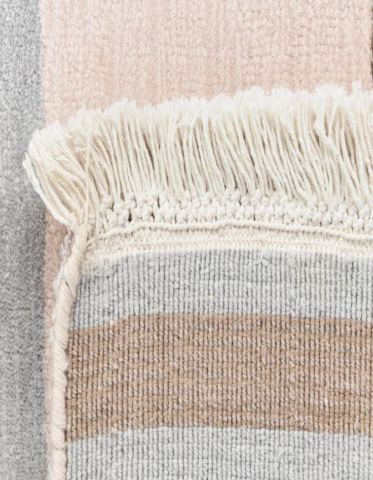 Detail image of  3' 11 x 6' 1 Darya Rug