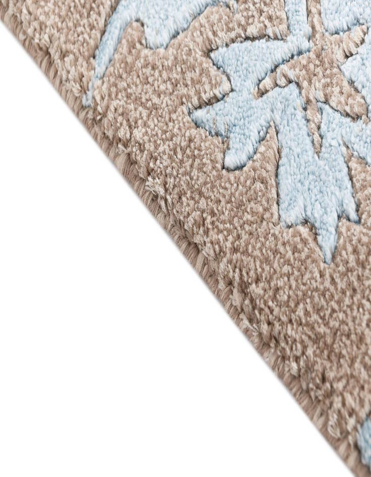 Detail image of  4' 3 x 6' 4 Darya Rug
