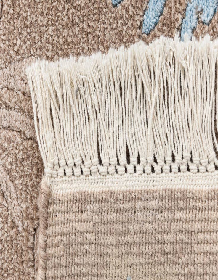 Detail image of  4' 3 x 6' 4 Darya Rug