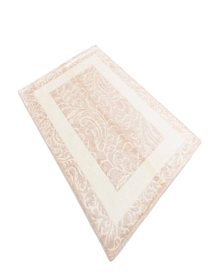 Detail image of  4' 3 x 6' 2 Darya Rug