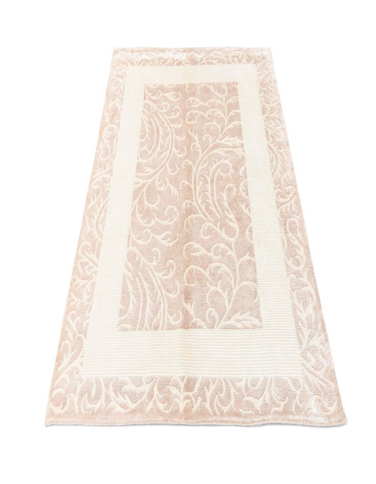 Detail image of  4' 3 x 6' 2 Darya Rug