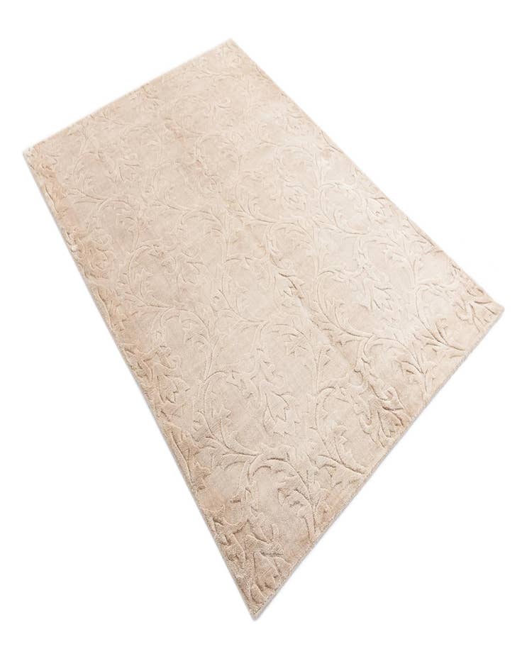 Detail image of  4' 3 x 6' 3 Darya Rug