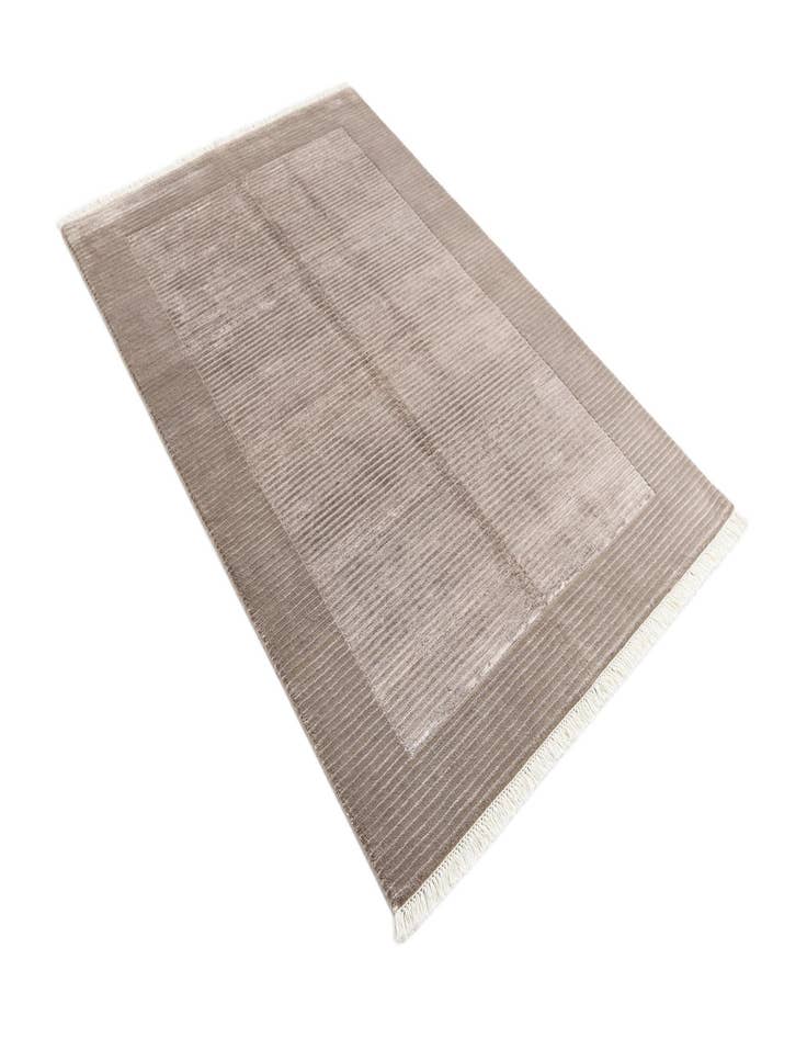 Detail image of  3' 11 x 6' Darya Rug