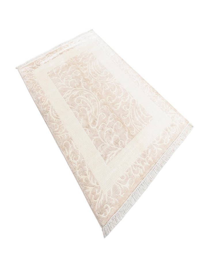 Detail image of  4' 4 x 6' 3 Darya Rug