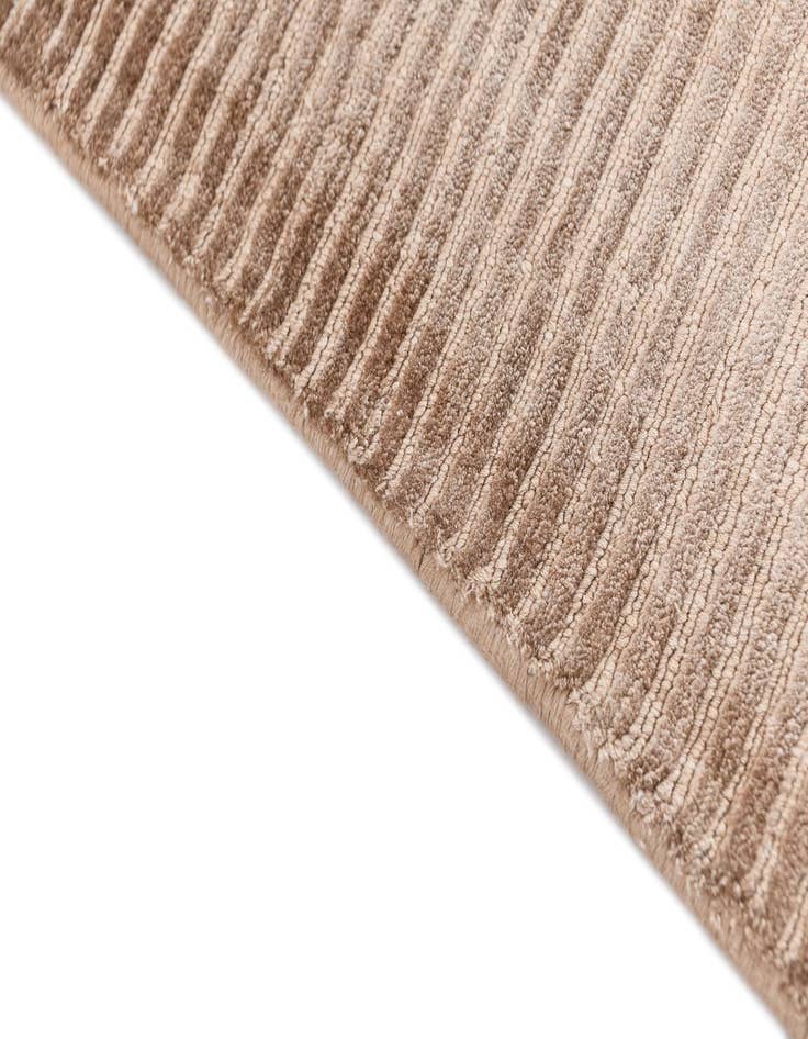 Detail image of  4' 1 x 5' 11 Darya Rug