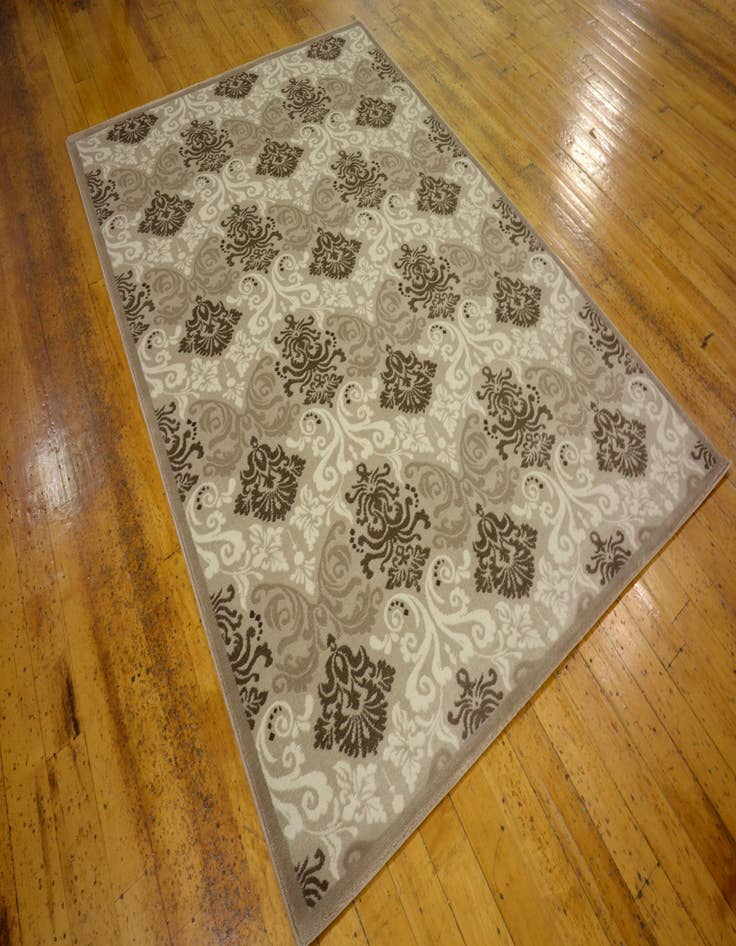 Detail image of  5' 3 x 7' 6 Diana Rug