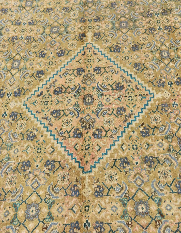 Detail image of  9' 10 x 13' 4  Hand Knotted Farahan Persian Wool Rug
