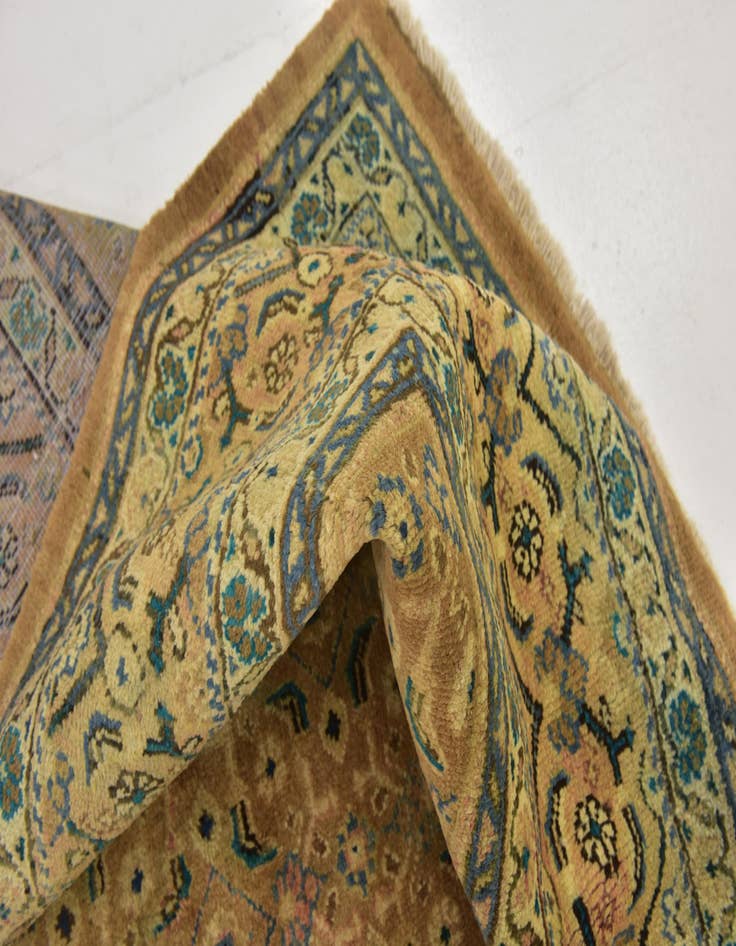 Detail image of  9' 9 x 13' 2  Hand Knotted Farahan Persian Wool Rug