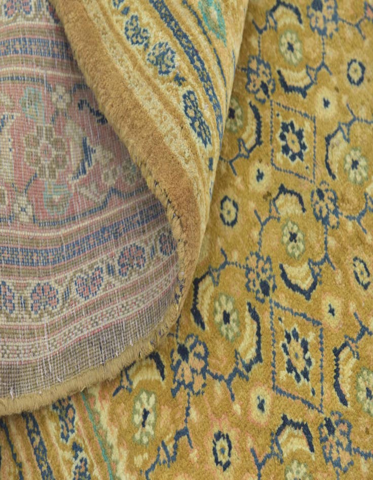 Detail image of  10' 5 x 13' 3  Hand Knotted Farahan Persian Wool Rug