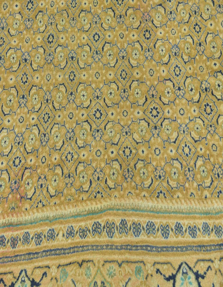 Detail image of  10' 5 x 13' 3  Hand Knotted Farahan Persian Wool Rug