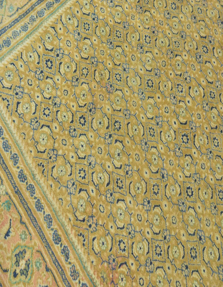 Detail image of  10' 5 x 13' 3  Hand Knotted Farahan Persian Wool Rug