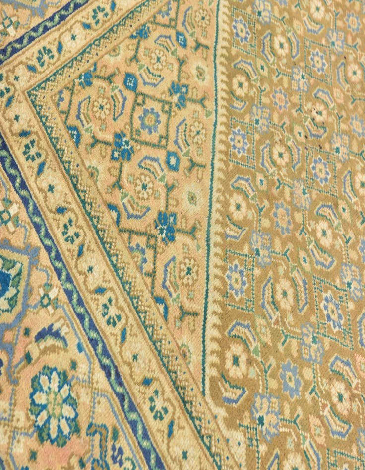 Detail image of  9' 10 x 13' 2  Hand Knotted Farahan Persian Wool Rug