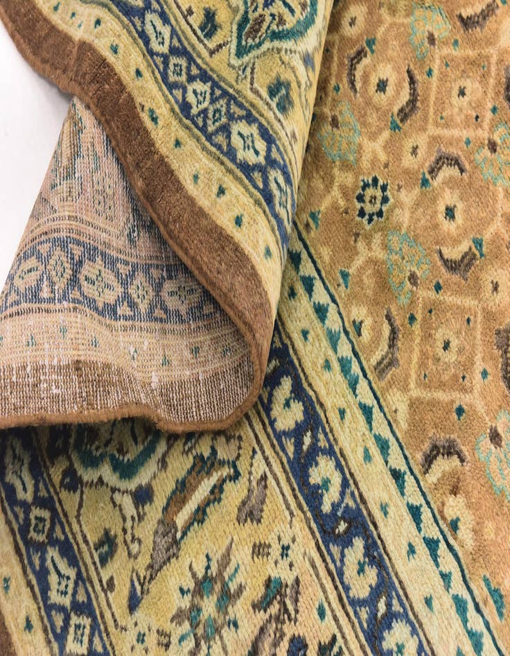 Detail image of  9' 8 x 13' 2  Hand Knotted Farahan Persian Wool Rug