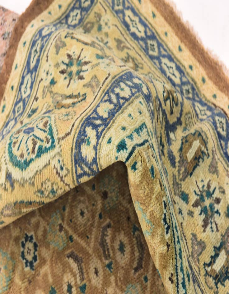 Detail image of  9' 8 x 13' 2  Hand Knotted Farahan Persian Wool Rug