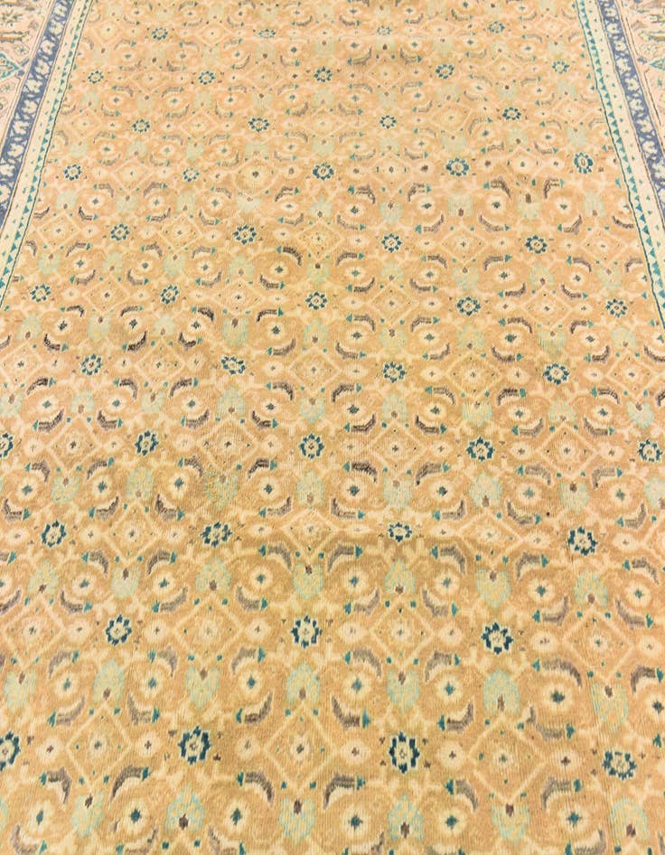 Detail image of  9' 8 x 13' 2  Hand Knotted Farahan Persian Wool Rug