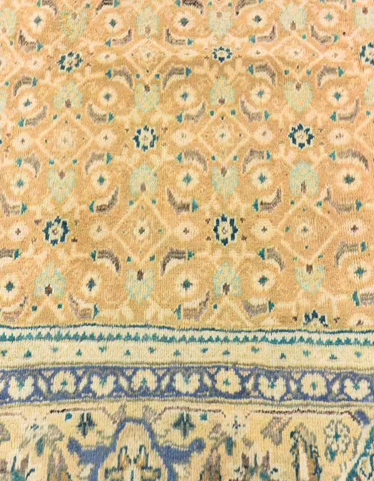 Detail image of  9' 8 x 13' 2  Hand Knotted Farahan Persian Wool Rug