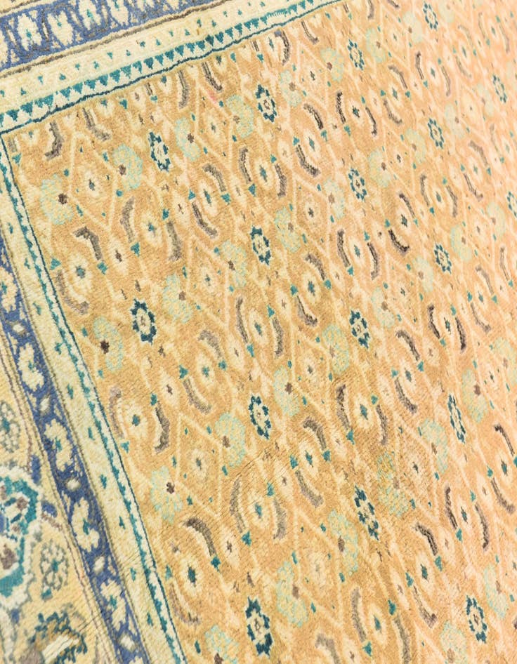 Detail image of  9' 8 x 13' 2  Hand Knotted Farahan Persian Wool Rug
