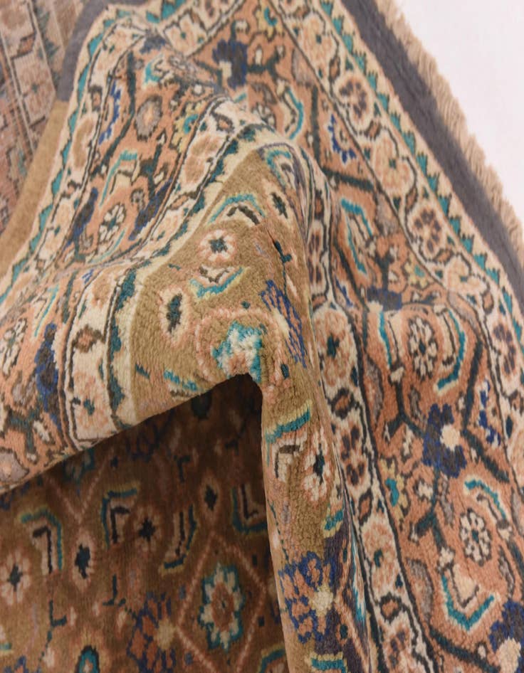 Detail image of  9' 6 x 12' 6  Hand Knotted Farahan Persian Wool Rug