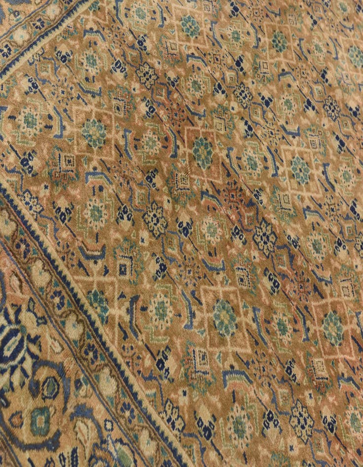 Detail image of  9' 8 x 13' 2  Hand Knotted Farahan Persian Wool Rug