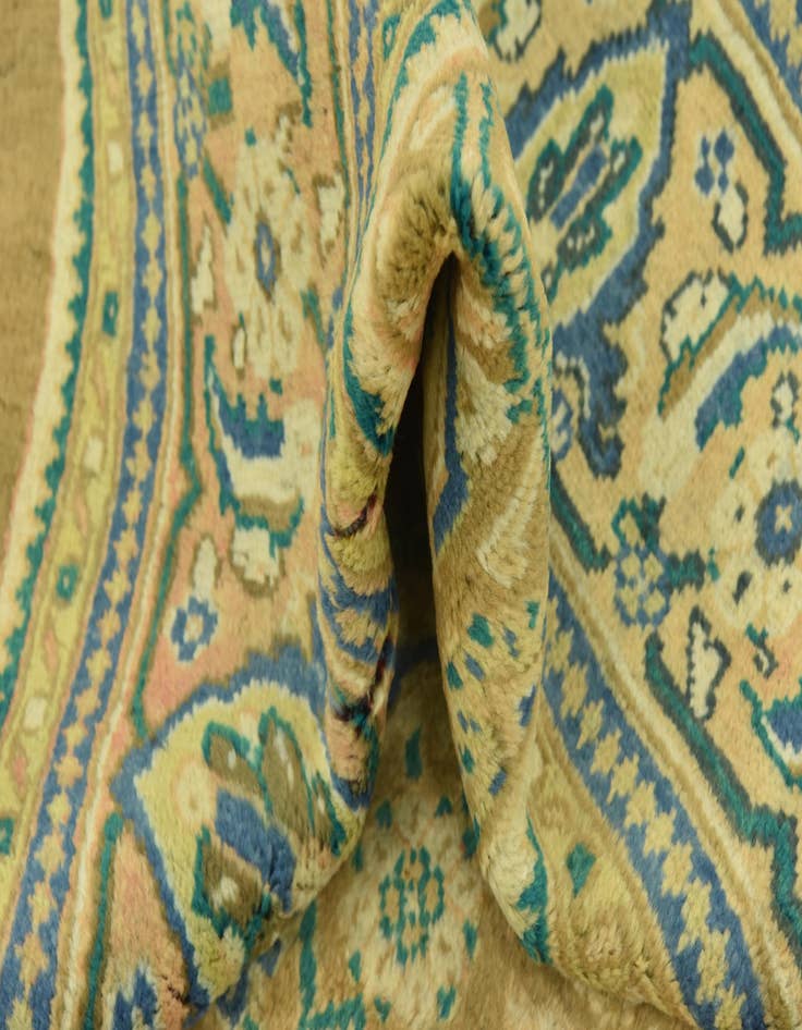 Detail image of  9' 9 x 13' 6  Hand Knotted Farahan Persian Wool Rug