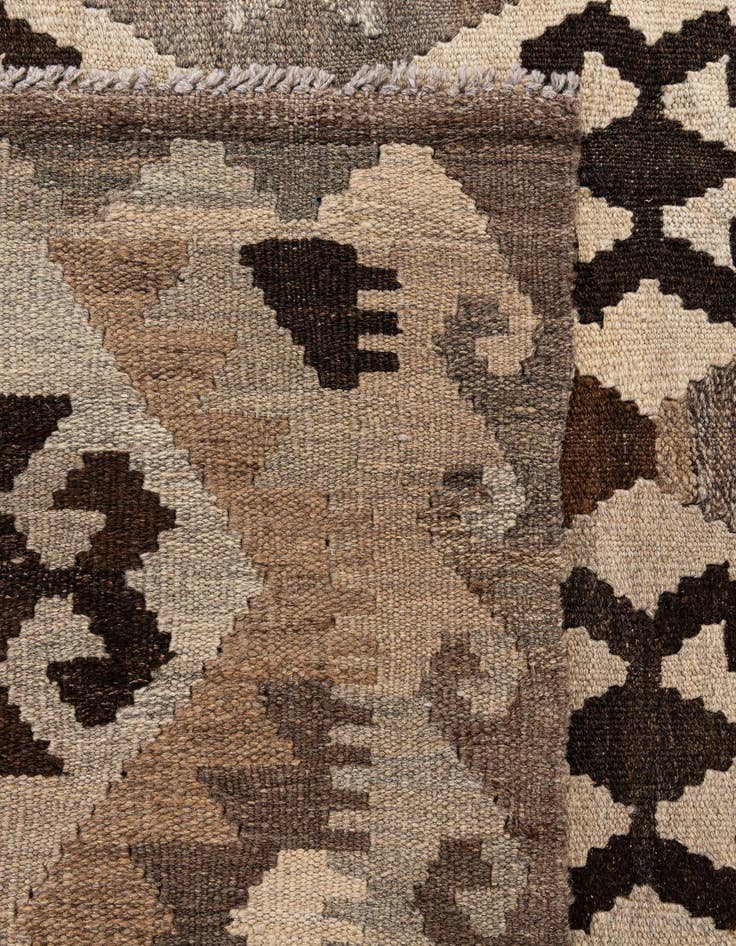 Detail image of  5' 1 x 6' 6  Hand Woven Kilim Maymana Wool Rug