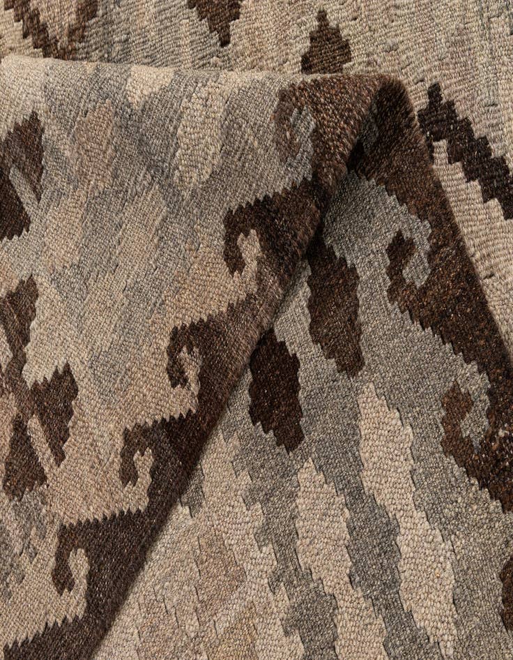 Detail image of  5' 1 x 6' 5  Hand Woven Kilim Maymana Wool Rug