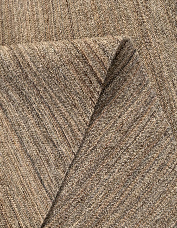 Detail image of  4' 3 x 6'  Hand Woven Kilim Modern Wool Rug
