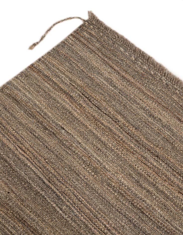 Detail image of  4' 4 x 5' 11  Hand Woven Kilim Modern Wool Rug