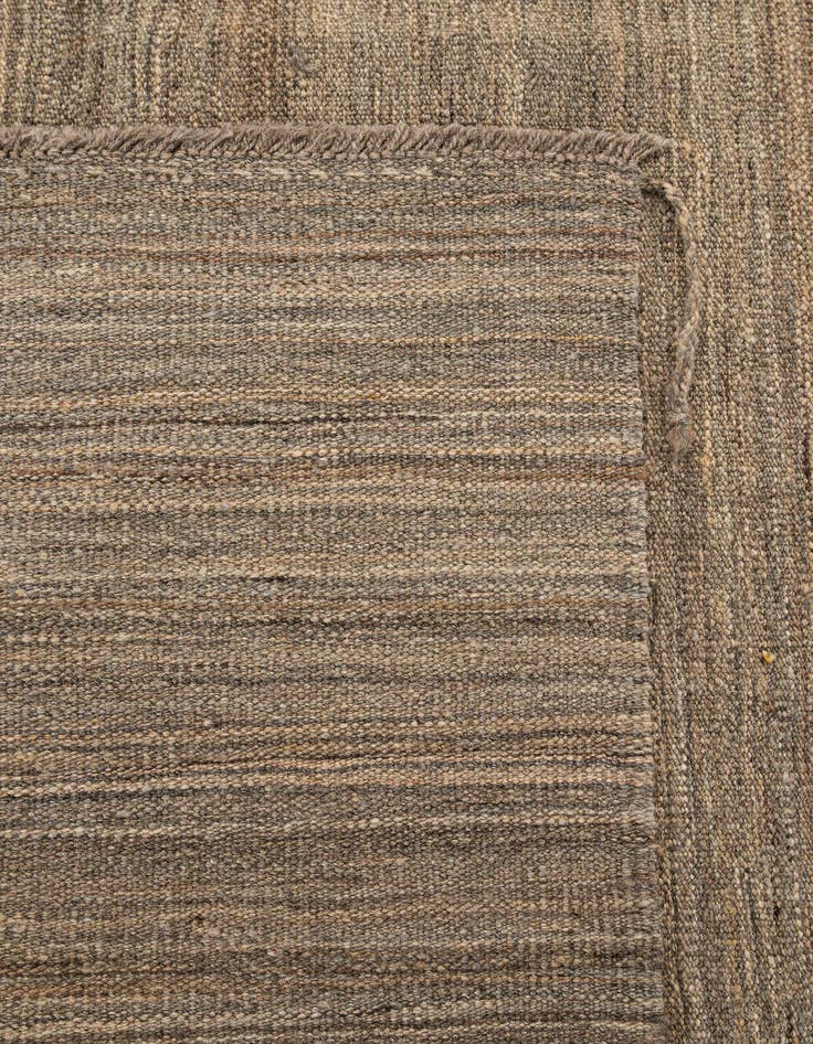 Detail image of  4' 4 x 5' 11  Hand Woven Kilim Modern Wool Rug