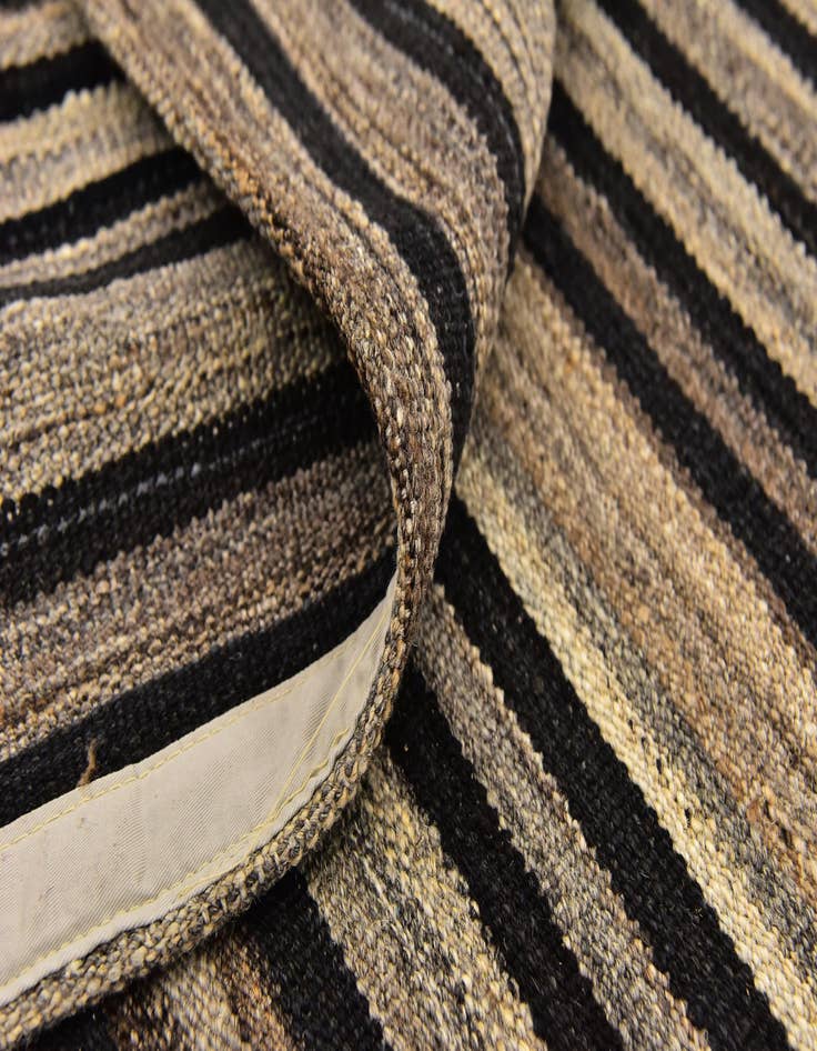 Detail image of  5' 8 x 8'  Hand Woven Kilim Modern Wool Rug