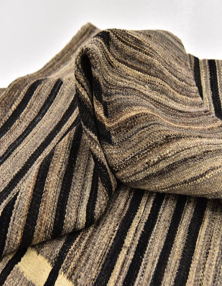 Detail image of  5' 8 x 8'  Hand Woven Kilim Modern Wool Rug