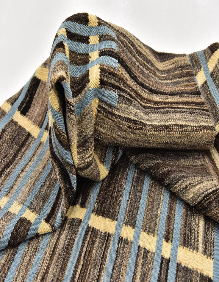 Detail image of  5' 7 x 8'  Hand Woven Kilim Modern Wool Rug