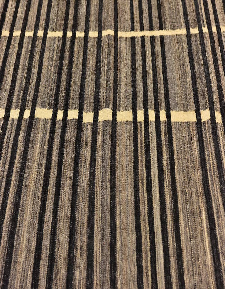 Detail image of  5' 7 x 8'  Hand Woven Kilim Modern Wool Rug